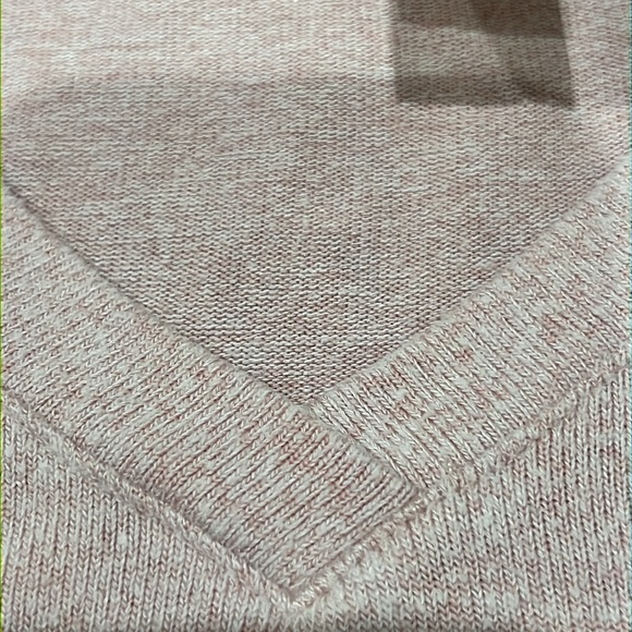 Pink sweater - Picture 3 of 3